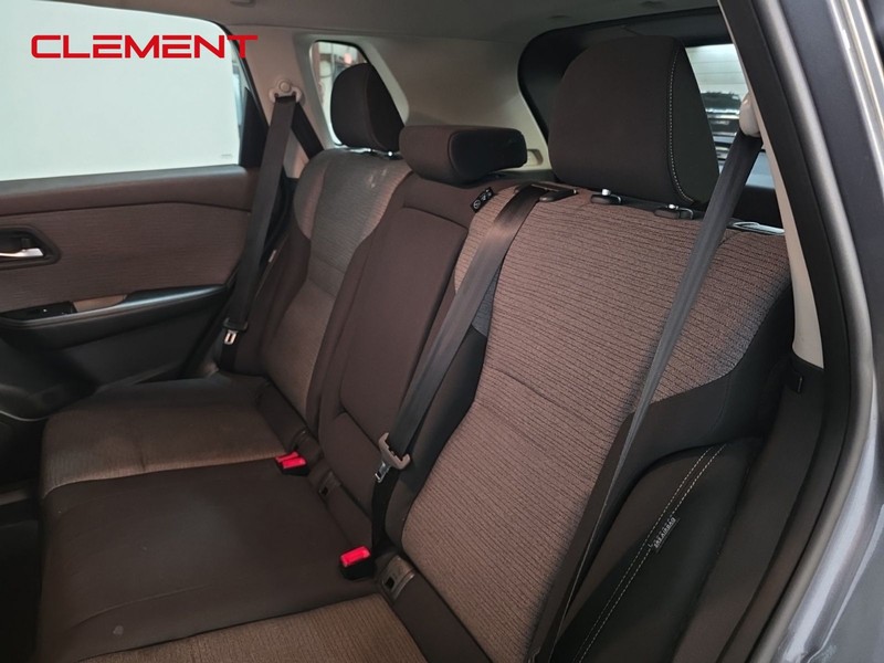 Nissan Rogue Vehicle Image 28
