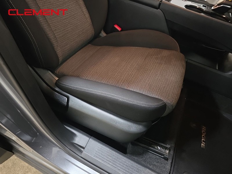 Nissan Rogue Vehicle Image 29