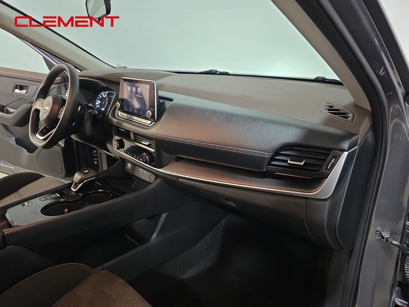 Nissan Rogue Vehicle Image 30