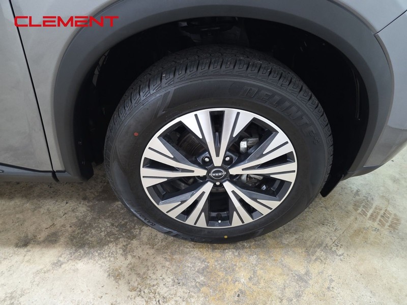 Nissan Rogue Vehicle Image 32