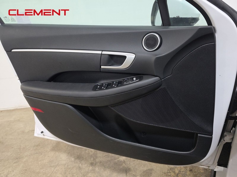 Hyundai Sonata Vehicle Image 22