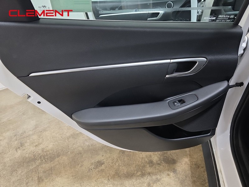 Hyundai Sonata Vehicle Image 25
