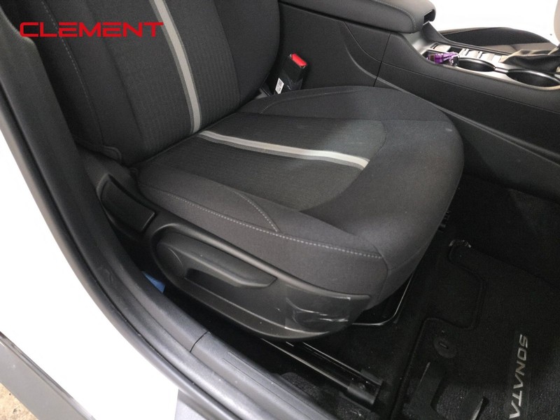 Hyundai Sonata Vehicle Image 29