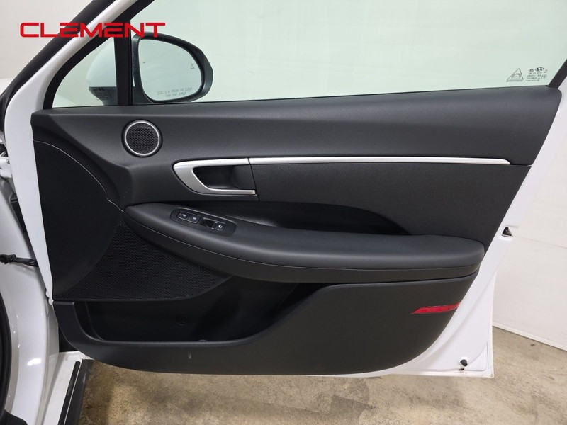 Hyundai Sonata Vehicle Image 31