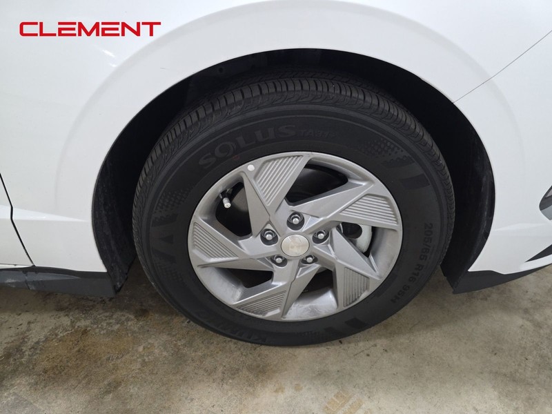 Hyundai Sonata Vehicle Image 32