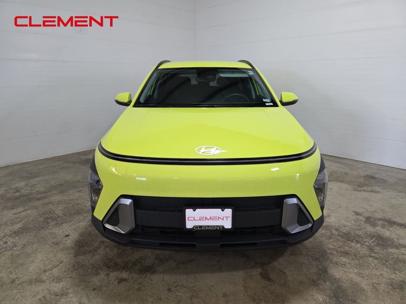 Hyundai Kona Vehicle Image 02