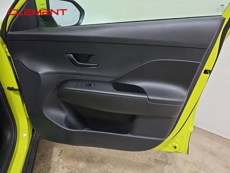 Hyundai Kona Vehicle Image 32