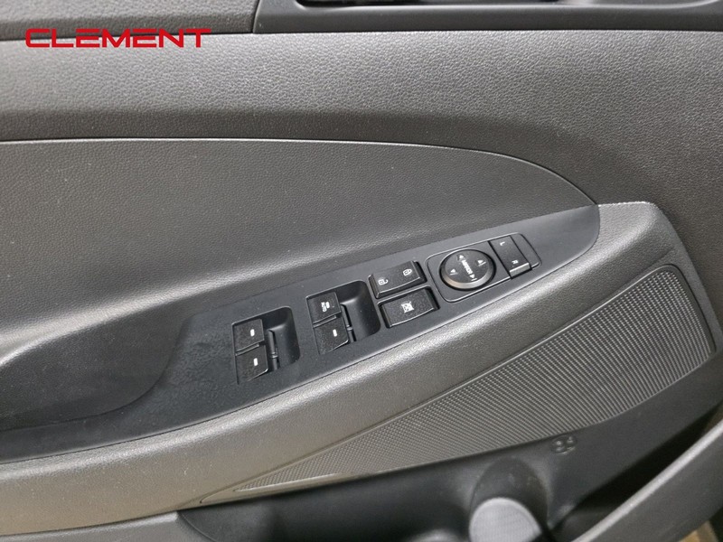 Hyundai Tucson Vehicle Image 20