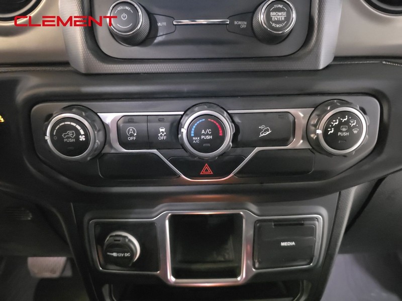 Jeep Wrangler Unlimited Vehicle Image 18