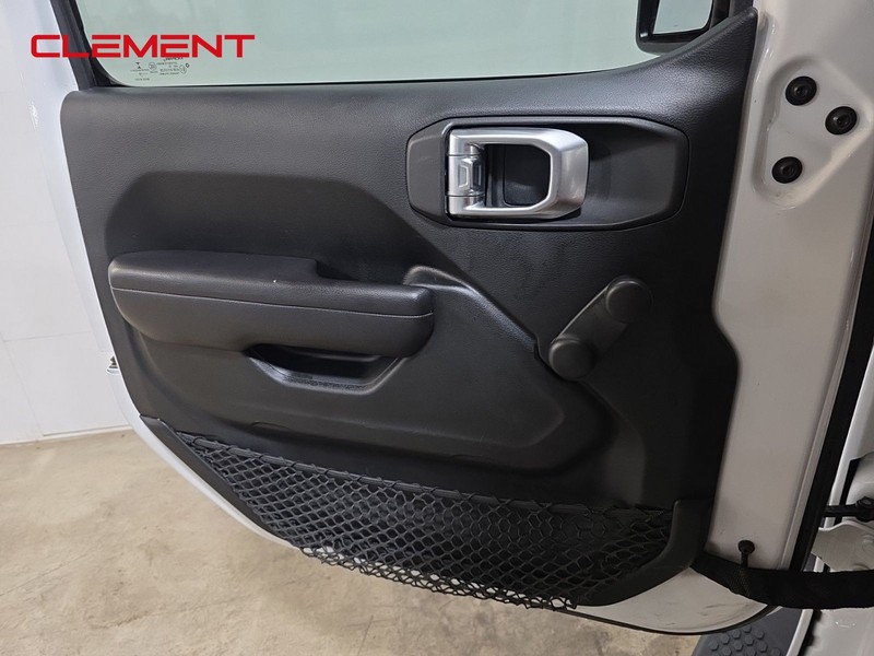 Jeep Wrangler Unlimited Vehicle Image 21