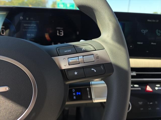 Hyundai Sonata Hybrid Vehicle Full-screen Gallery Image 14