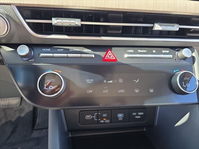 Hyundai Sonata Hybrid Vehicle Full-screen Gallery Image 20