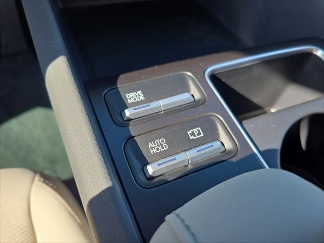 Hyundai Sonata Hybrid Vehicle Full-screen Gallery Image 22