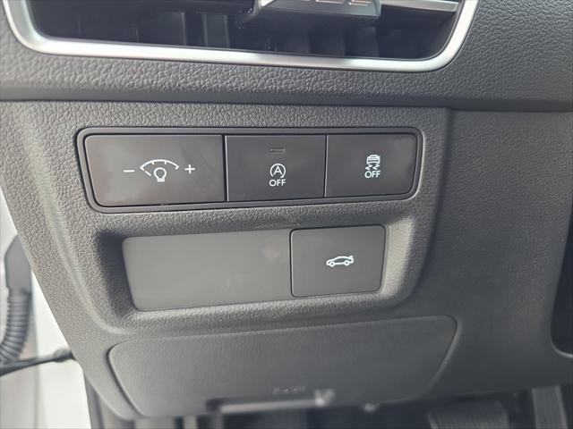 Hyundai Sonata Vehicle Full-screen Gallery Image 12