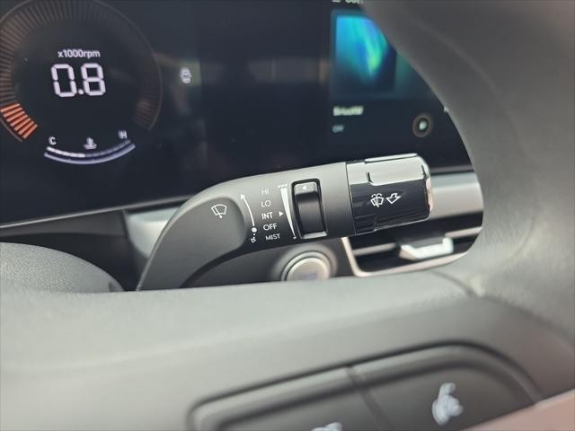 Hyundai Sonata Vehicle Full-screen Gallery Image 17