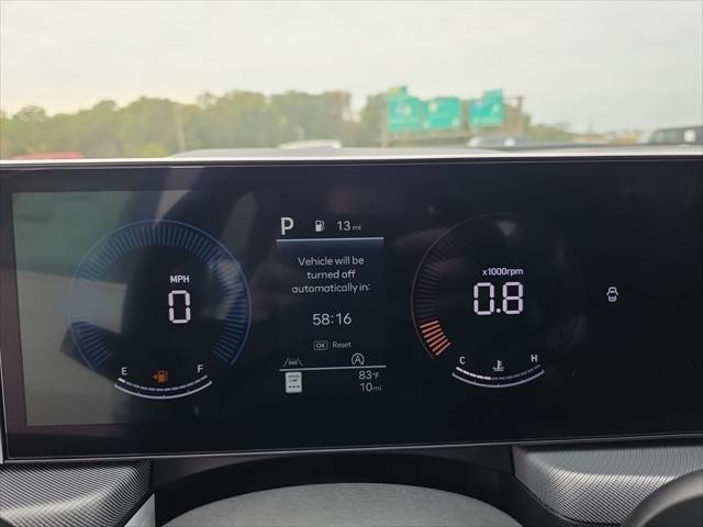 Hyundai Sonata Vehicle Full-screen Gallery Image 18