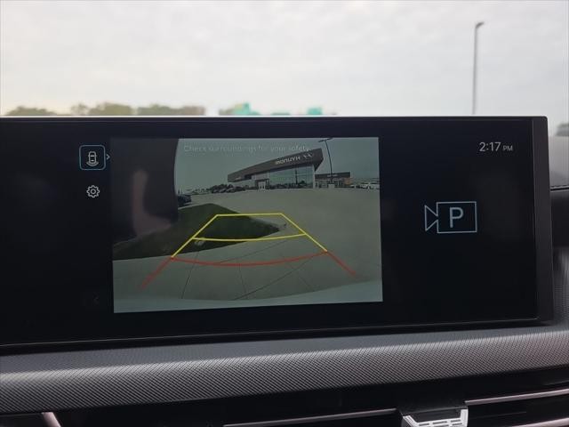 Hyundai Sonata Vehicle Full-screen Gallery Image 21