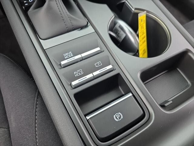 Hyundai Sonata Vehicle Full-screen Gallery Image 23