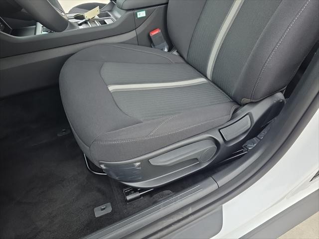 Hyundai Sonata Vehicle Full-screen Gallery Image 27