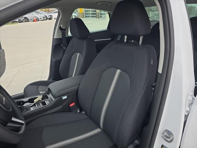 Hyundai Sonata Vehicle Full-screen Gallery Image 28