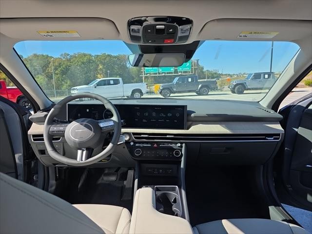 Hyundai Sonata Hybrid Vehicle Full-screen Gallery Image 11