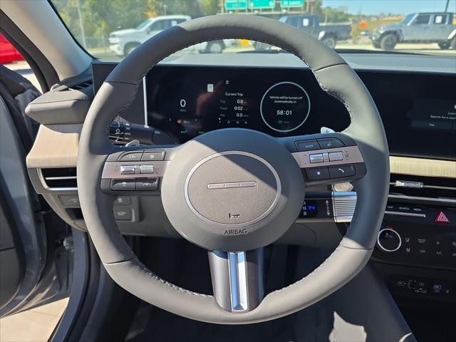 Hyundai Sonata Hybrid Vehicle Full-screen Gallery Image 14