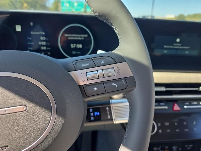 Hyundai Sonata Hybrid Vehicle Full-screen Gallery Image 16