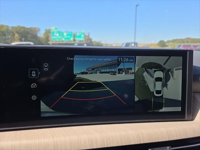 Hyundai Sonata Hybrid Vehicle Full-screen Gallery Image 21