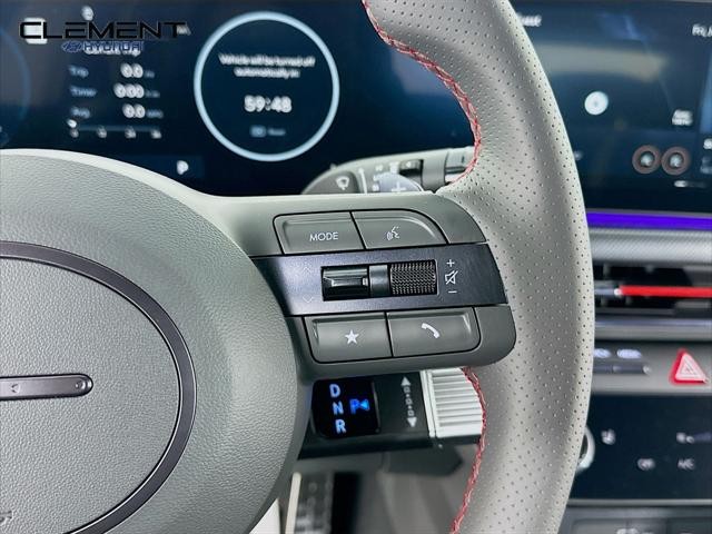 Hyundai Sonata Vehicle Full-screen Gallery Image 15