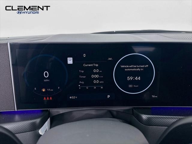 Hyundai Sonata Vehicle Full-screen Gallery Image 16