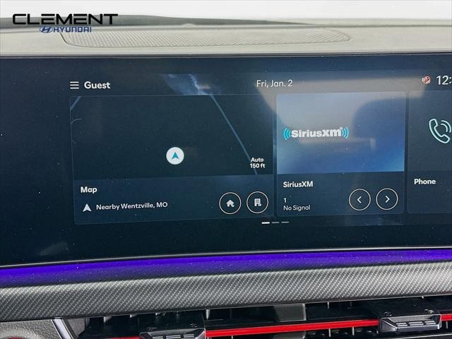 Hyundai Sonata Vehicle Full-screen Gallery Image 17