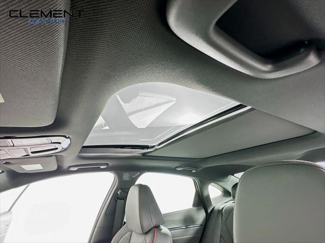 Hyundai Sonata Vehicle Full-screen Gallery Image 22