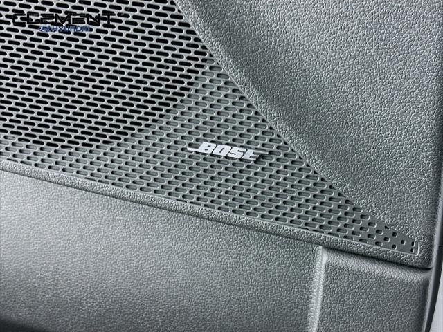 Hyundai Sonata Vehicle Full-screen Gallery Image 23