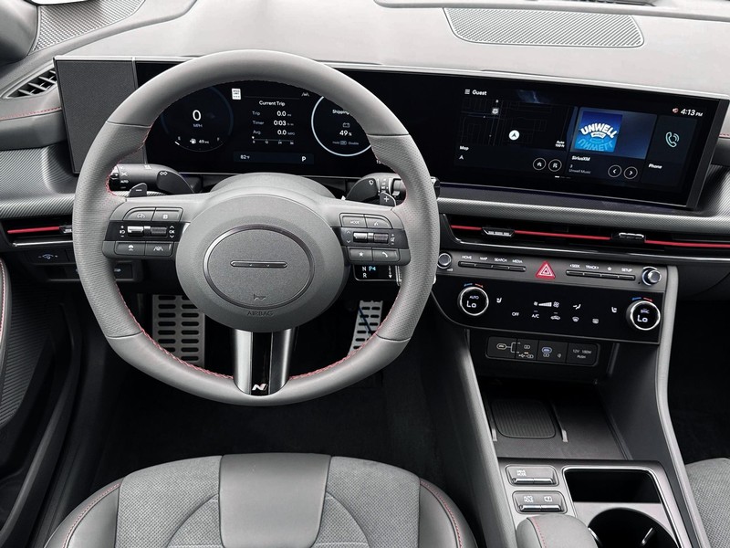 Hyundai Sonata Vehicle Full-screen Gallery Image 17