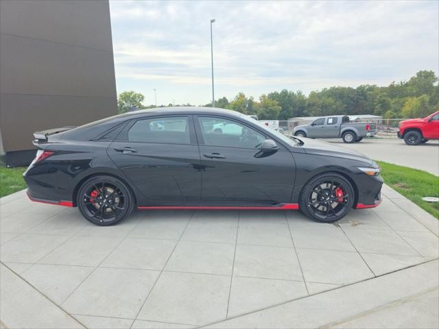 Hyundai Elantra N Vehicle Full-screen Gallery Image 4