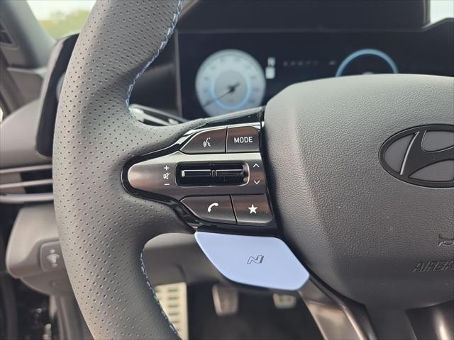 Hyundai Elantra N Vehicle Full-screen Gallery Image 15