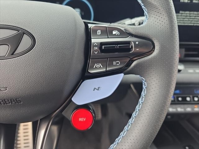 Hyundai Elantra N Vehicle Full-screen Gallery Image 16