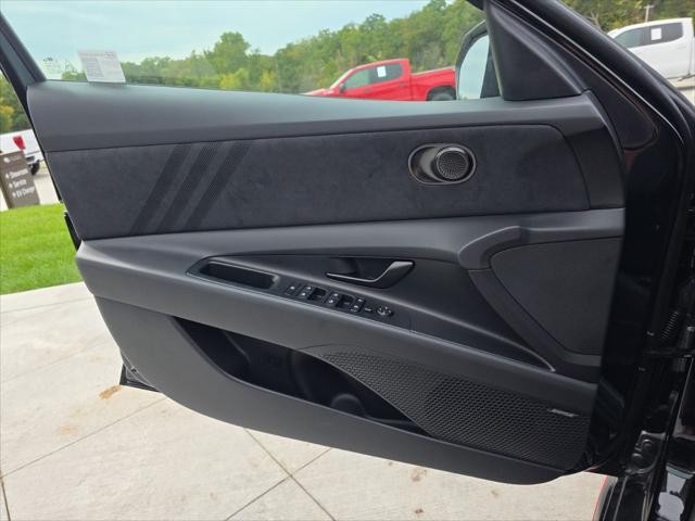 Hyundai Elantra N Vehicle Full-screen Gallery Image 29