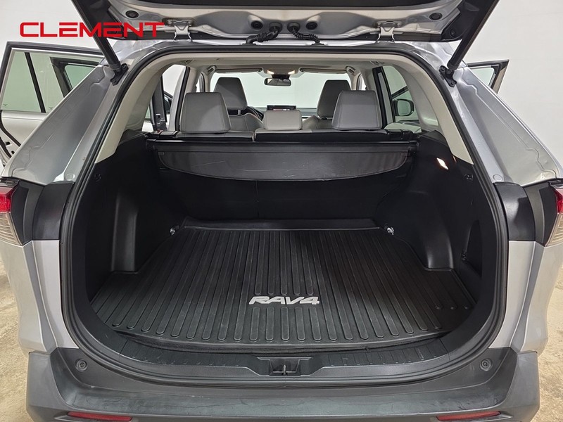Toyota RAV4 Vehicle Image 09