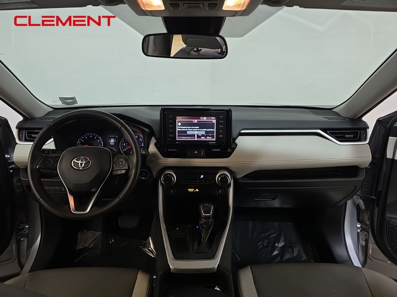 Toyota RAV4 Vehicle Image 10