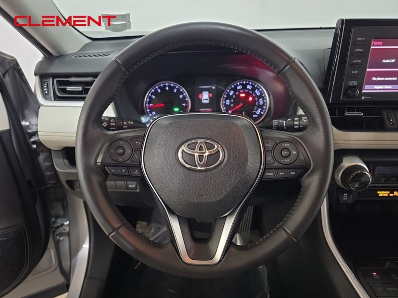 Toyota RAV4 Vehicle Image 12