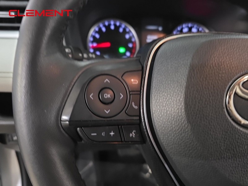 Toyota RAV4 Vehicle Image 13