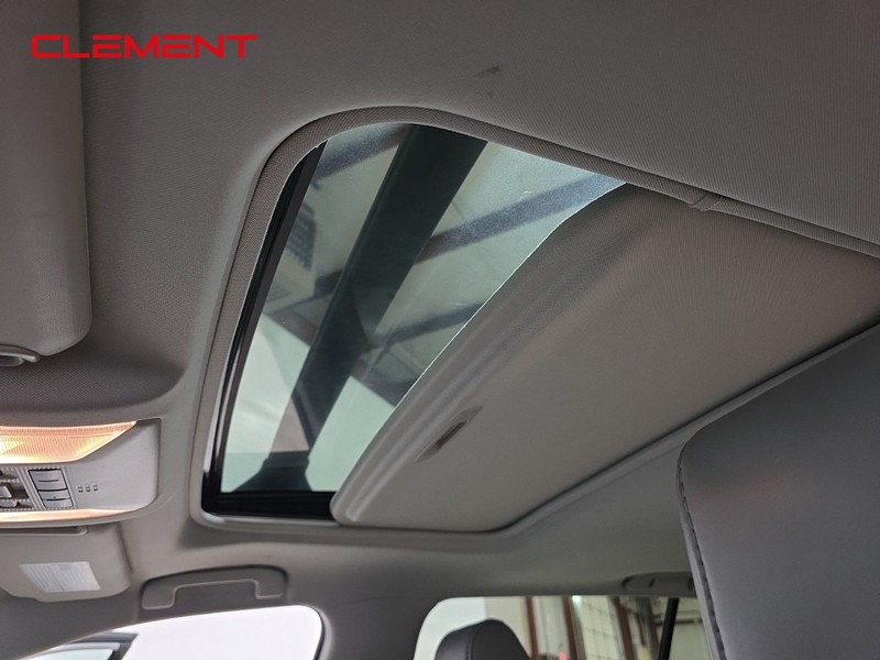 Toyota RAV4 Vehicle Image 22