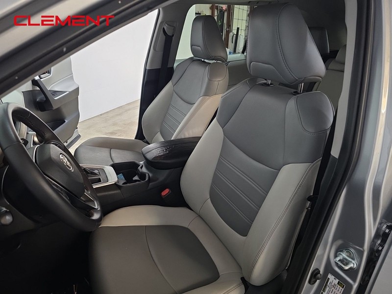 Toyota RAV4 Vehicle Image 26