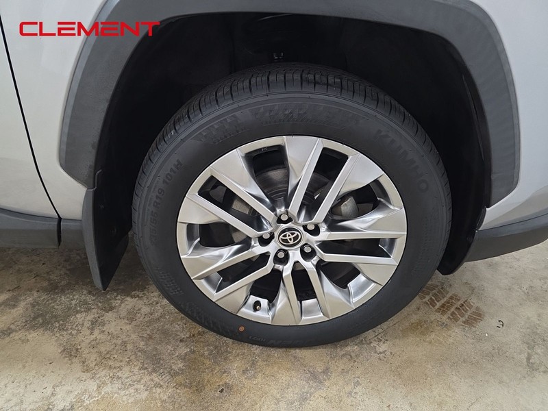 Toyota RAV4 Vehicle Image 33