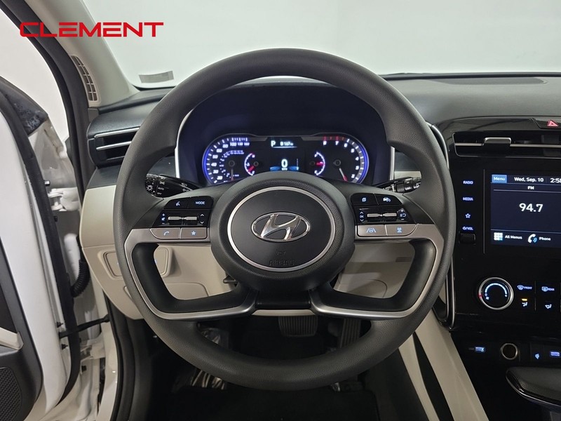 Hyundai Tucson Vehicle Image 12