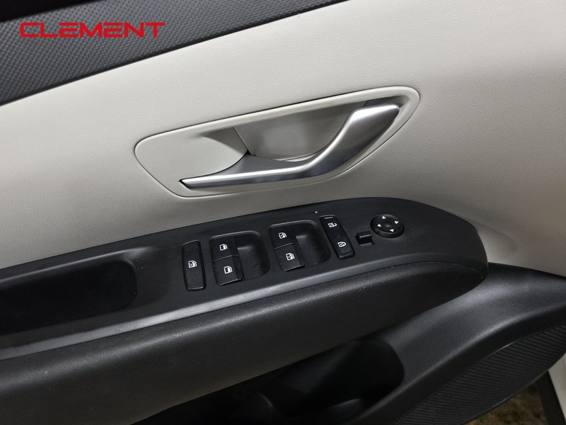 Hyundai Tucson Vehicle Image 20