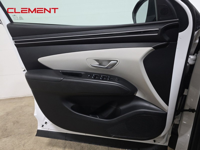 Hyundai Tucson Vehicle Image 21