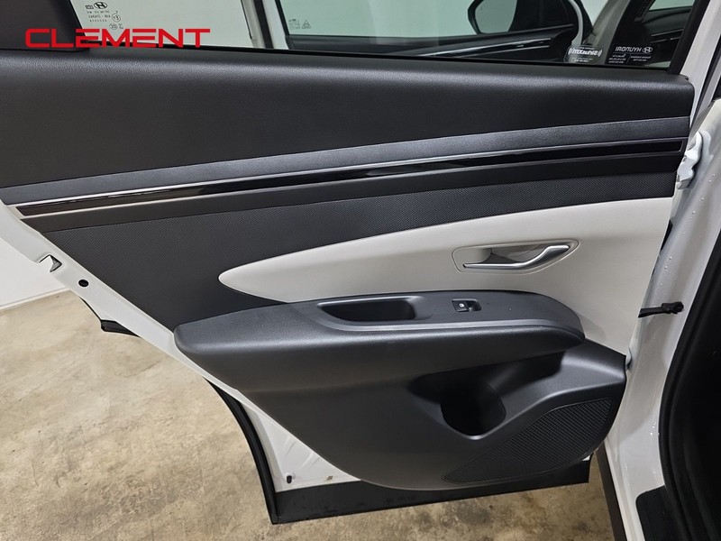 Hyundai Tucson Vehicle Image 24