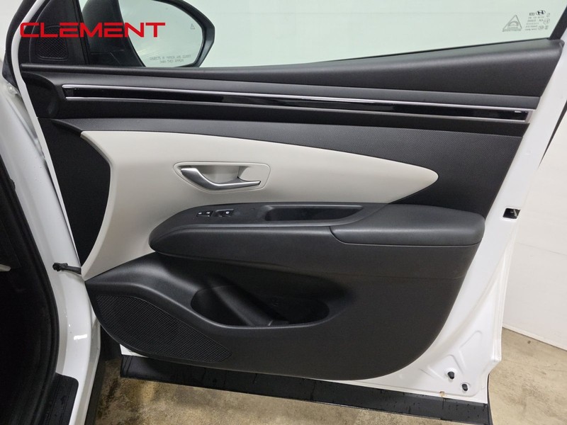 Hyundai Tucson Vehicle Image 30